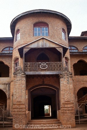 camerouns;cameroon;cameroons;cameroun;West-Africa;africa;african;Sultans-;Sultan;fon-fons;Palace;palaces;Foumban;architecture;architectural;fort;forts;historic;historical;entrance;entranceway;door;doorway