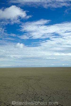 Africa;alkalii-flat;barren;barreness;basin;clay-pan;clay-pans;depression;desert;deserts;desolate;dry;dry-lake;dry-lake-bed;dry-lake-beds;dry-lakes;empty;endorheric;endorheric-basin;endorheric-basins;endorheric-lake;Etosha-lookout;Etosha-N.P.;Etosha-National-Park;Etosha-NP;Etosha-Pan;Etosha-Pan-lookout;extreme;flat;game-park;game-parks;game-reserve;game-reserves;geographic;geography;glare;glary;hostile;huge;lake;lake-bed;lake-beds;lakes;Namibia;national-park;national-parks;pan;pans;playa;playas;remote;remoteness;sabkha;saline;salt;salt-crust;salt-lake;salt-lakes;salt-pan;salt-pans;salt_pan;salt_pans;saltpan;saltpans;salty;skies;sky;Southern-Africa;vast;vlei;white;white-surface;wilderness;wildlife-park;wildlife-parks;wildlife-reserve;wildlife-reserves
