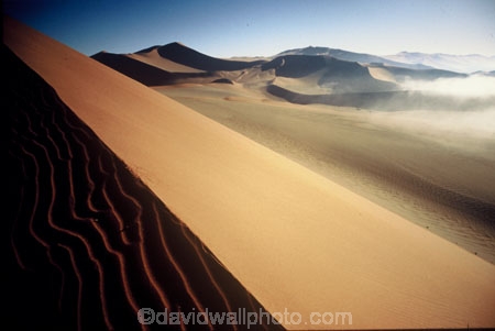 Sossusvlei;Namib_Naukluft-National-Park;national-park;Namibia;Southern-Africa;Africa;African;arid;aridity;barren;barreness;desert;deserts;deserted;empty;wilderness;solitude;sand-dune;dunes;sand_dune;sand_dunes;natural;nature;hot;remote;landscape;landscapes;desolate;desolation;ecosystem;ecosystems;loneliness;orange