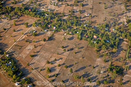 aerial;aerial-image;aerial-images;aerial-photo;aerial-photograph;aerial-photographs;aerial-photography;aerial-photos;aerial-view;aerial-views;aerials;agricultural;agriculture;Asia;Cambodia;country;countryside;farm;farming;farmland;farms;field;fields;Indochina-Peninsula;Kampuchea;Kingdom-of-Cambodia;meadow;meadows;paddock;paddocks;pasture;pastures;rural;Siem-Reap;Siem-Reap-Province;Southeast-Asia
