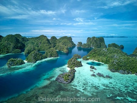 Namlol;Namlol-Lagoon;Namlol-Island;Reef;Coral-reef;coral;coral-reefs;corals;reef;reefs;aqua;aquamarine;blue;clean-water;clear-water;coast;cobalt-blue;cobalt-ultramarine;cobalt;ultramarine;teal-blue;tropical-island;tropical-islands;tropical-reef;tropical-reefs;turquoise;karst-landscape;limestone-karsts;karst;karsts;limestone;topography;landscape;landscapes;island;islands;karst-formations;karst-formation;Indonesia;aerial;aerial-photo;aerial-photograph;aerial-photographs;aerial-photography;aerial-photos;aerial-view;aerial-views;aerials;drone-aerial;drone;Misool;Raja-Ampat;West-Papua;Southwest-Papua;Misool-Is;Misool-Island;karst-landscape;landscape;landscapes;island;islands;outer-archipelago;archipelago;Misool-archipelago;channel;channels;paradise;tourism;travel