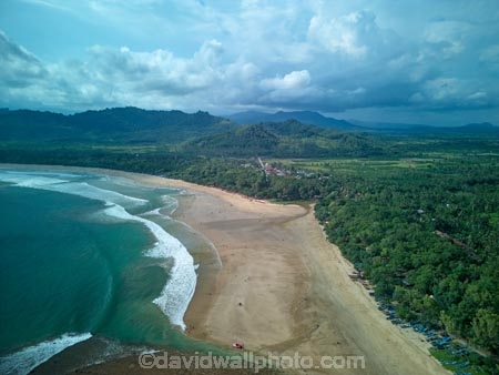 Indonesia;aerial;aerial-photo;aerial-photograph;aerial-photographs;aerial-photography;aerial-photos;aerial-view;aerial-views;aerials;drone-aerial;drone;Java;East-Java;Indonesia;Asia;South-East-Asia;Southeast-Asia;Pulau-Merah;Red-Island-Beach;Red-Island;beach;beaches;coast;coastline;Banyuwangi-Region;Banyuwangi-District;Red-Island-Beach;Pulau-Merah-Beach;Sumberagung
