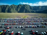 Java;Indonesia;Asia;South-East-Asia;Southeast-Asia;Mt-Bromo;Gunung-Bromo;Bromo;Mount-Bromo-4wd;4wds;4wds;4x4;4x4s;4x4s;four-by-four;four-by-fours;four-wheel-drive;four-wheel-drives;suv;suvs;toyota;toyota-landscruiser;toyota-landscruisers;volcano;volcanoes;toyotas;landcruiser;landcruisers;FJ40;40-series;Forty-series;classic;old;vehicle;vehicles;tourism;Segara-Wedi;sand-ocean;aerial;aerial-photo;aerial-photograph;aerial-photographs;aerial-photography;aerial-photos;aerial-view;aerial-views;aerials;drone-aerial;drone;tourism;travel