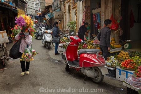 alley;alleys;alleyway;alleyways;Asia;Asian;back-street;back-streets;backstreet;backstreets;bike;bikes;flower;flower-seller;flower-vendor;flowers;Hanoi;Hanoi-Old-Quarter;lane;lanes;laneway;laneways;motorbike;motorbikes;motorcycle;motorcycles;motorscooter;motorscooters;Old-Quarter;people;person;scooter;scooters;South-East-Asia;Southeast-Asia;step_through;step_throughs;street;street-scene;street-scenes;street-stall;street-stalls;street-vendor;street-vendors;streets;vendor;vendors;Vietnam;Vietnamese