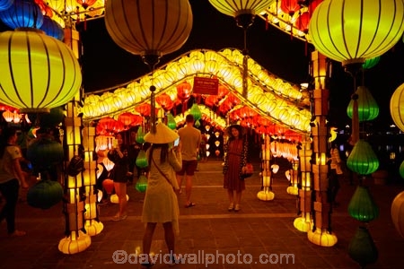 Asia;Asian;Central-Sea-region;color;colorful;colors;colour;colourful;colours;dark;dusk;evening;festive;Hi-An;Hoi-An;Hoi-An-Old-Town;Hoian;Indochina;lamp;lamps;lantern;lanterns;light;lighting;lights;night;night-time;night_time;old-town;people;person;South-East-Asia;Southeast-Asia;twilight;UN-world-heritage-area;UN-world-heritage-site;UNESCO-World-Heritage-area;UNESCO-World-Heritage-Site;united-nations-world-heritage-area;united-nations-world-heritage-site;Vietnam;Vietnamese;Vietnamese-lantern;Vietnamese-lanterns;world-heritage;world-heritage-area;world-heritage-areas;World-Heritage-Park;World-Heritage-site;World-Heritage-Sites