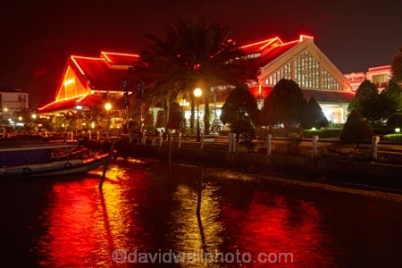 Asia;Asian;Cn-Tho;calm;Can-Tho;Can-Tho-City;Can-Tho-River;dark;dusk;evening;light;lighting;lights;Mekong-Delta;Mekong-Delta-Region;Mekong-River;night;night-time;night_time;Old-Market;placid;quiet;red;reflected;reflection;reflections;restaurant;restaurants;river;rivers;serene;smooth;South-East-Asia;Southeast-Asia;still;tranquil;twilight;Vietnam;Vietnamese;water