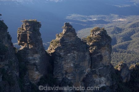 Australasia;Australia;Australian;Blue-Mountains;Blue-Mountains-N.P.;Blue-Mountains-National-Park;Blue-Mountains-NP;bluff;bluffs;cliff;cliffs;Echo-Point;erode;eroded;erosion;escarpment;escarpments;geological;geology;Gunnedoo;Jamison-Valley;Katoomba;Meehni;mountainside;mountainsides;N.S.W.;New-South-Wales;NSW;rock;rock-formation;rock-formations;rock-outcrop;rock-outcrops;rock-tor;rock-torr;rock-torrs;rock-tors;rocks;sandstone;steep;stone;The-Three-Sisters;Three-Sisters;UN-world-heritage-site;UNESCO-World-Heritage-Site;united-nations-world-heritage-site;Wimlah;world-heritage;world-heritage-area;world-heritage-areas;World-Heritage-Park;World-Heritage-site;World-Heritage-Sites