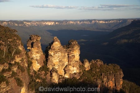 Australasia;Australia;Australian;Blue-Mountains;Blue-Mountains-N.P.;Blue-Mountains-National-Park;Blue-Mountains-NP;bluff;bluffs;cliff;cliffs;Echo-Point;erode;eroded;erosion;escarpment;escarpments;geological;geology;Gunnedoo;Jamison-Valley;Katoomba;last-light;late-light;lookout;lookouts;low-light;Meehni;mountainside;mountainsides;N.S.W.;New-South-Wales;NSW;panorama;panoramas;rock;rock-formation;rock-formations;rock-outcrop;rock-outcrops;rock-tor;rock-torr;rock-torrs;rock-tors;rocks;sandstone;scene;scenes;scenic-view;scenic-views;steep;stone;The-Three-Sisters;Three-Sisters;UN-world-heritage-site;UNESCO-World-Heritage-Site;united-nations-world-heritage-site;View;viewpoint;viewpoints;views;vista;vistas;Wimlah;world-heritage;world-heritage-area;world-heritage-areas;World-Heritage-Park;World-Heritage-site;World-Heritage-Sites