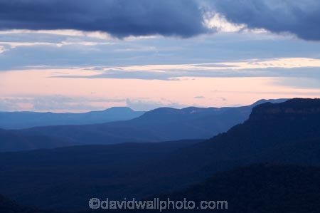 Australasia;Australia;Australian;Blue-Mountains;Blue-Mountains-N.P.;Blue-Mountains-National-Park;Blue-Mountains-NP;cloud;cloudy;dusk;Echo-Point;escarpment;escarpments;evening;Jamison-Valley;Katoomba;N.S.W.;New-South-Wales;NSW;overcast;rain-cloud;rain-clouds;twilight;UN-world-heritage-site;UNESCO-World-Heritage-Site;united-nations-world-heritage-site;world-heritage;world-heritage-area;world-heritage-areas;World-Heritage-Park;World-Heritage-site;World-Heritage-Sites