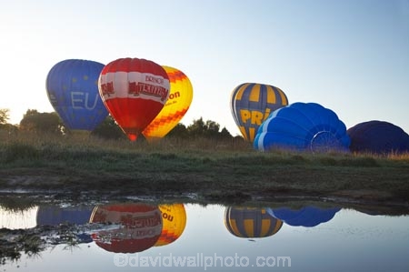 A.C.T.;ACT;adventure;air;Australia;Australian-Capital-Territory;aviation;balloon;ballooning;balloons;calm;Canberra;capital;capitals;color;colorful;colour;colourful;flight;float;floating;fly;flying;hot-air-balloon;hot-air-ballooning;hot-air-balloons;hot_air-balloon;hot_air-ballooning;hot_air-balloons;hotair-balloon;hotair-balloons;mid-air;mid_air;placid;quiet;reflection;reflections;serene;smooth;sport;sports;still;tourism;tranquil;transport;transportation;water