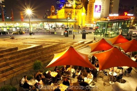 al-fresco;alfresco;australasian;australia;australian;cafe;cafes;cuisine;dark;darkness;dine;diners;dining;eat;eating;evening;federation-square;flinders-st-station;flinders-street-station;food;light;lights;melbourne;night;night-time;night_time;nighttime;outdoor;outside;restaurant;restaurants;umbrella;umbrellas;victoria