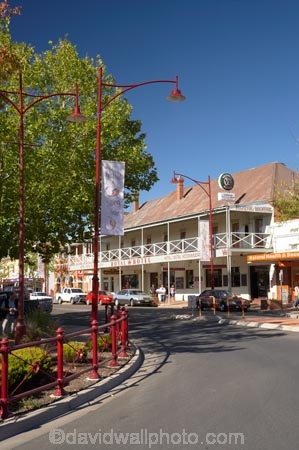 australasia;Australasian;Australia;australian;N.S.W.;New-South-Wales;NSW;roundabout;roundabouts;Royal-Hotel;Snowy-Mountains;Snowy-Mountains-Drive;South-New-South-Wales;Southern-New-South-Wales;town-centre;Tumut;Wynyard-St;Wynyard-Street