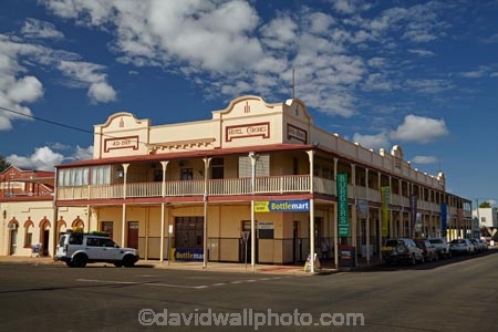 Qld;Queensland;Australia;outback;Australian;heritage;historic;historic-building;historic-buildings;historical;historical-building;historical-buildings;history;Southwest-Queensland;South-West;Queensland;Hotel-Corones;Charleville;Shire-of-Murweh;Pub;pubs;bar;bars;hotel;hotels;tavern;taverns
