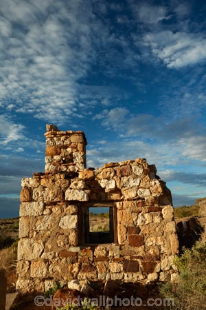 South-Australia;SA;S.A.;Australia;Australian;outback;outback-Australia;Strzeleki-Track;Strzeleki-Desert;desert;deserts;Blanchewater-Ruins;Blanchewater-Station-Ruins;Blanchewater-Station;Blanchewater;ruin;ruins;heritage;historic;historic-building;historic-buildings;historical;historical-building;historical-buildings;history;stone-buildings;stone-ruins;derelict;falling-down;window;windows;stonework;stone-building;buildings;Strzelecki-Track;Strzelecki-Desert