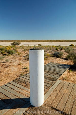 South-Australia;SA;S.A.;Australia;Australian;outback;outback-Australia;Simpson-Desert;desert;deserts;Munga_Thirri–Simpson-Desert-National-Park;Munga_Thirri–Simpson-Desert-Conservation-Park;Simpson-Desert-Conservation-Park;Simpson-Desert-National-Park;Munga_Thirri–Simpson-Desert-NP;French-Line;The-French-Line;salt-lake;salt-pan;Lake-Poeppel;Poeppels-Corner;Peoppel-Corner;Queensland;Northern-Territory;NT;Qld;The-French-Line;national-parks