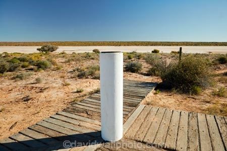 South-Australia;SA;S.A.;Australia;Australian;outback;outback-Australia;Simpson-Desert;desert;deserts;Munga_Thirri–Simpson-Desert-National-Park;Munga_Thirri–Simpson-Desert-Conservation-Park;Simpson-Desert-Conservation-Park;Simpson-Desert-National-Park;Munga_Thirri–Simpson-Desert-NP;French-Line;The-French-Line;salt-lake;salt-pan;Lake-Poeppel;Poeppels-Corner;Peoppel-Corner;Queensland;Northern-Territory;NT;Qld;The-French-Line;national-parks