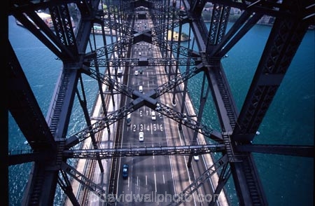 Sydney;Harbour;harbours;harbor;harbors;Bridge;Australia;bridges;Sydney-Harbour-Bridge;commute;commuters;transport;lane;lanes;traffic;car;cars;taxi;taxis;span