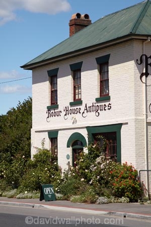 antique-shop;antique-shops;Australasian;Australia;Australian;building;buildings;Cental-Tasmania;heritage;historic;historic-building;historic-buildings;historic-place;historic-places;historic-site;historic-sites;historical;historical-building;historical-buildings;historical-place;historical-places;historical-site;historical-sites;history;Island-of-Tasmania;Main-Road;Midland-Highway;Midlands;old;Perth;Robur-House-Antiques;State-of-Tasmania;Tas;Tasmania;tradition;traditional