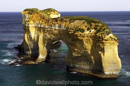 arch;arches;archway;archways;australasian;australia;australian;bluff;bluffs;cliff;cliffs;coast;coastal;coastline;erode;erodes;erosion;errosion;geological-formation;geological-formations;geology;great-ocean-highway;great-ocean-road;great-ocean-route;horizon;horizons;landscape;landscapes;loch-ard-gorge;loch-art-gorge;lochard-gorge;ocean;oceans;port-campbell-national-park;rock-formation;rock-formations;sea;seas;shipwreck-coast;shore;shoreline;southern-ocean;steep;surf;the-island-archway;travel;victoria;viewpoint;viewpoints;wave;waves