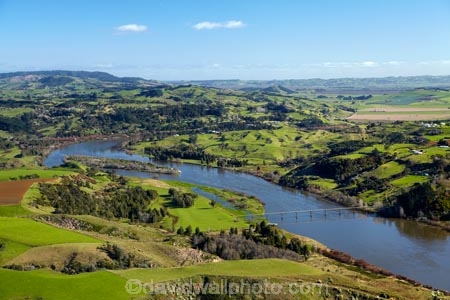aerial;aerial-image;aerial-images;aerial-photo;aerial-photograph;aerial-photographs;aerial-photography;aerial-photos;aerial-view;aerial-views;aerials;agricultural;agriculture;Auckland;Auckland-region;country;countryside;farm;farming;farmland;farms;field;fields;meadow;meadows;N.I.;N.Z.;New-Zealand;NI;North-Is;North-Island;NZ;Opuawhanga-Is;Opuawhanga-Island;paddock;paddocks;pasture;pastures;pipeline;river;rivers;rural;South-Auckland;Tuakau;Waikato-River