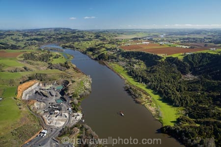 aerial;aerial-image;aerial-images;aerial-photo;aerial-photograph;aerial-photographs;aerial-photography;aerial-photos;aerial-view;aerial-views;aerials;agricultural;agriculture;Auckland;Auckland-region;country;countryside;farm;farming;farmland;farms;field;fields;meadow;meadows;Mercer;N.I.;N.Z.;New-Zealand;NI;North-Is;North-Island;NZ;paddock;paddocks;pasture;pastures;Pukekawa-Quarry;quarries;quarry;river;rivers;rural;South-Auckland;stone-quarry;Waikato-River;Winstone-Aggregates