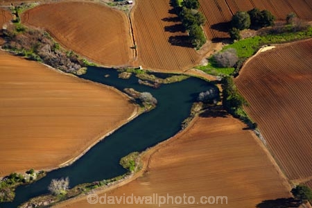 aerial;aerial-image;aerial-images;aerial-photo;aerial-photograph;aerial-photographs;aerial-photography;aerial-photos;aerial-view;aerial-views;aerials;agricultural;agriculture;Auckland;Auckland-region;country;countryside;dark_brown-Granular-soil;dark_brown-Granular-soils;farm;farming;farmland;farms;fertile;fertile-soil;field;fields;irrigation-pond;irrigation-ponds;market-garden;market-gardens;meadow;meadows;N.I.;N.Z.;New-Zealand;NI;North-Is;North-Island;NZ;paddock;paddocks;pasture;pastures;pond;ponds;Pukekohe-red-soil;Pukekohe-red-soils;Pukekohe-soil;Pukekohe-soils;Ramarama;rd-soilds;red-soil;rural;soil;South-Auckland