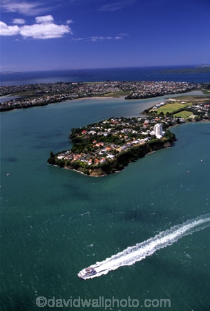 boat;boats;city-of-sails;ferries;harbor;harbors;harbours;north-shore;northshore;transport;wake;waterfront;yachts