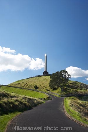 Auckland;Cornwall-Park;Maungakiekie;N.I.;N.Z.;New-Zealand;NI;North-Island;NZ;obelisk;One-Tree-Hill;One-Tree-Hill-Domain;volcano;volcanoes