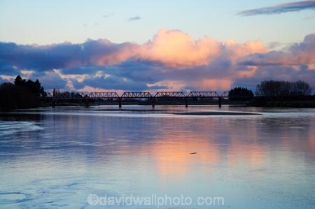 Balclutha;Balclutha-Railway-Bridge;calm;Clutha-District;Clutha-Region;Clutha-River;dusk;evening;N.Z.;New-Zealand;nightfall;NZ;orange;placid;quiet;railway-bridge;railway-bridges;reflection;reflections;river;rivers;S.I.;serene;SI;sky;smooth;South-is;South-Island;South-Otago;still;sunset;sunsets;train-bridge;train-bridges;tranquil;twilight;water