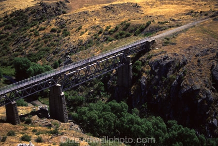 bridges;historic;historical;railway;girder;recreation;people;person;persons;willow;willows;gorges;valley;valleys;river;rivers;stream;streams;creeks;creek;goldrush;gold-rush;goldfields;gold-fields
