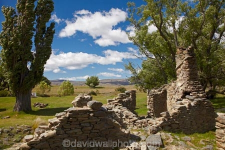 19th-Centrury-Gold-Rush;abandon;abandoned;building;buildings;castaway;Central-Otago;character;Cromwell;derelict;dereliction;deserted;desolate;desolation;destruction;gold-rush;Gold-Sluicings;heritage;historic;historic-building;historic-buildings;Historic-House;historical;historical-building;historical-buildings;history;Lower-Nevis;miners-cottage;N.Z.;neglect;neglected;Nevis-Valley;New-Zealand;NZ;old;old-fashioned;old_fashioned;Otago;relic;relics;ruin;ruins;run-down;rustic;S.I.;SI;South-Is.;South-Island;tradition;traditional;vintage