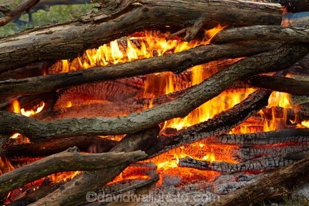 bonfire;bonfires;burn;burned;burning;burns;burnt;camp-fire;camp-fires;camp_fire;camp_fires;campfire;campfires;Central-Otago;cooking-fire;cooking-fires;danger;dangerous;fire;fires;flamable;flame;flames;flaming;heat;hot;N.Z.;New-Zealand;NZ;on-fire;orange;Otago;S.I.;SI;South-Is.;South-Island;wood;wood-fire;wood-fires;woodfire;woodfires