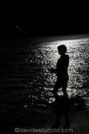angler;anglers;angling;boy;boys;Central-Otago;child;children;Cromwell;Cromwell-Gorge;fisher;fisherman;fishers;fishing;lake;Lake-Dunstan;lakes;leisure;N.Z.;New-Zealand;NZ;Otago;recreation;reflection;reflections;S.I.;SI;silhouette;silhouettes;South-Is;South-Island;Sth-Is;sun;water
