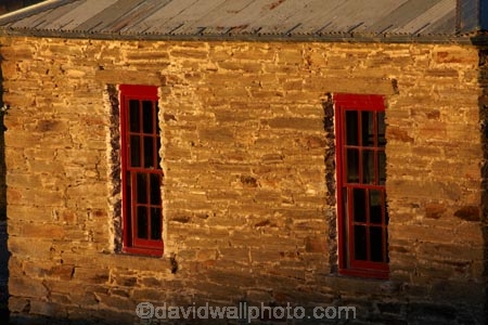 building;buildings;Central-Otago;heritage;Hills-Creek;historic;historic-building;historic-buildings;historical;historical-building;historical-buildings;history;Ida-Valley;Idaburn;Maniototo;N.Z.;New-Zealand;NZ;old;Otago;Oturehua;S.I.;SI;South-Is;South-Island;Sth-Is;stone-building;stone-buildings;stone-work;stonework;tradition;traditional;window;windows
