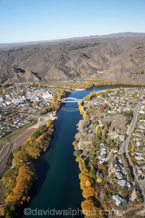aerial;aerial-photo;aerial-photograph;aerial-photographs;aerial-photography;aerial-photos;aerial-view;aerial-views;aerials;Alexandra;Alexandra-Bridge;arid;autuminal;autumn;autumn-colour;autumn-colours;autumnal;barren;bridge;bridges;Central-Otago;Clutha-Bridge;Clutha-River;color;colors;colour;colours;deciduous;dry;fall;N.Z.;New-Zealand;NZ;Otago;river;rivers;road-bridge;road-bridges;S.I.;season;seasonal;seasons;SI;South-Is.;South-Island;State-Highway-8;State-Highway-Eight;traffic-bridge;traffic-bridges;tree;trees;willow;willow-tree;willow-trees;willows