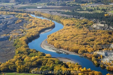 s-bend;s-bends;s-curve;s-curves;aerial;aerial-photo;aerial-photograph;aerial-photographs;aerial-photography;aerial-photos;aerial-view;aerial-views;aerials;Alexandra;autuminal;autumn;autumn-colour;autumn-colours;autumnal;Central-Otago;Clutha-River;color;colors;colour;colours;deciduous;Earnscleugh;fall;N.Z.;New-Zealand;NZ;Otago;river;rivers;s-bend;s-bends;s-curve;s-curves;S.I.;season;seasonal;seasons;SI;South-Is.;South-Island;tree;trees;willow;willow-tree;willow-trees;willows