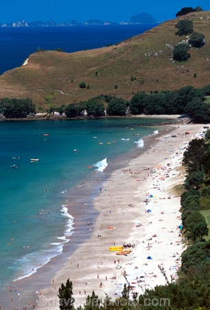 Basking;Bay;Bays;Beach;Beaches;Coast;Color;Colour;Daytime;Exterior;Holiday;Holidays;Island;Islands;Leisure;Outdoor;Outdoors;Outside;Pacific;People;Person;Persons;Recreation;Shore;Shores;springs;Summer;Summertime;Sunbath;Sunbathe;Sunbathing;Tourism;Vacation;Vacationer;Vacationers;Vacations