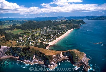 aerials;beachside;coastal;coastline;east-coast;holiday;homes;houses;ocean;oceans;pacific;sea;seascape;settlement;village