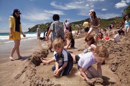 beach;beaches;boy;boys;brother;brothers;child;children;coast;coastal;coastline;Coromandel;Coromandel-Peninsula;crowd;dig;digging;families;family;girl;girls;holiday;holidays;hot;hot-pool;hot-pools;hot-spring;hot-springs;hot-water;Hot-Water-Beach;kid;kids;little-boy;little-boys;little-girl;little-girls;N.I.;N.Z.;New-Zealand;NI;North-Is;North-Is.;North-Island;NZ;people;person;sand;sandy;shore;shoreline;sibling;siblings;sister;sisters;summer;thermal;thermal-pool;thermal-pools;thermal-spring;thermal-sprints;tourism;tourist;tourists;vacation;vacations;Waikato