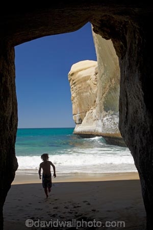 bluff;bluffs;boy;boys;cave;cavern;caverns;caves;child;children;cliff;cliffs;coast;coastal;coastal-erosion;coastline;coastlines;coasts;Dunedin;geological;geology;grotto;grottos;little-boy;littoral-cave;littoral-caves;N.Z.;New-Zealand;NZ;ocean;oceans;Otago;Pacific-Ocean;people;person;rock;rock-formation;rock-formations;S.I.;sandstone;sea;sea-cave;sea-caves;sea-cliff;sea-cliffs;seas;shore;shoreline;shorelines;shores;SI;South-Is;South-Is.;South-Island;summer;tourism;tourist;tourists;Tunnel-Beach;water