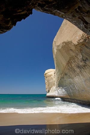 beach;beaches;bluff;bluffs;cave;cavern;caverns;caves;cliff;cliffs;coast;coastal;coastal-erosion;coastline;coastlines;coasts;Dunedin;geological;geology;grotto;grottos;littoral-cave;littoral-caves;N.Z.;New-Zealand;NZ;ocean;oceans;Otago;Pacific-Ocean;rock;rock-formation;rock-formations;S.I.;sand;sandstone;sandy;sea;sea-cave;sea-caves;sea-cliff;sea-cliffs;seas;shore;shoreline;shorelines;shores;SI;South-Is;South-Is.;South-Island;Tunnel-Beach;water;wave;waves