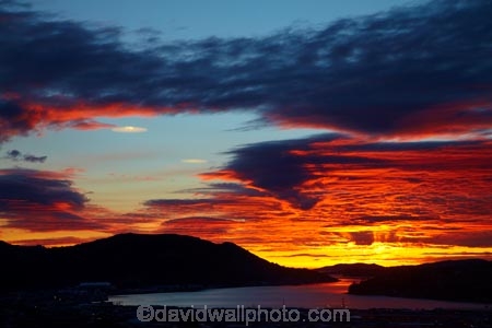 break-of-day;calm;cloud;clouds;coast;coastal;coastline;coastlines;coasts;dawn;dawning;daybreak;Dunedin;first-light;harbor;harbors;harbour;harbours;morning;N.Z.;New-Zealand;NZ;ocean;oceans;orange;Otago;Otago-harbor;Otago-Harbour;Otago-Peninsula;S.I.;sea;serene;shore;shoreline;shorelines;shores;SI;skies;sky;smooth;South-Is;South-Is.;South-Island;Sth-Is;still;sunrise;sunrises;sunup;tranquil;twilight;water