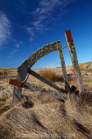 abandoned;Canton-Battery;Canton-Stamping-Battery;cog-wheels;cogs;crush;crusher;deserted;discovered;gold;gold-fields;gold-mining;gold-rush;gold-stamping-battery;gold-towns;Goldfields;goldminers;goldmining;goldrush;heritage;hills;historic;historic-place;historic-places;historical;historical-place;historical-places;history;Lake-Mahinerangi;machine;machinery;Mahinerangi;miners;mountains;N.Z.;New-Zealand;old;Otago;Otago-Goldfields;posts;quartz;quartz-crushing;quartz-reefs;ruin;rust;rusted;rusty;S.I.;shaft;SI;South-Is;South-Island;stamp;stamper;stamper-battery;stamping;Sth-Is;support;tradition;traditional;wooden-posts