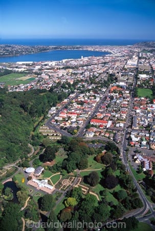 aerial;aerials;garden;gardens;botanic;botanical;dunedin;campus;otago;city;town;urban-sprawl;populated;CBD;central-business-district;main-street;layout;cityscape;university-of-otago;otago-university;university