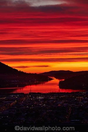 break-of-day;calm;cloud;clouds;coast;coastal;coastline;coastlines;coasts;dawn;dawning;daybreak;Dunedin;first-light;harbor;harbors;harbour;harbours;morning;N.Z.;New-Zealand;NZ;ocean;oceans;orange;Otago;Otago-harbor;Otago-Harbour;Otago-Peninsula;placid;reflected;reflection;reflections;S.I.;sea;serene;shore;shoreline;shorelines;shores;SI;skies;sky;smooth;South-Dunedin;South-Is;South-Is.;South-Island;Sth-Is;still;sunrise;sunrises;sunup;tranquil;twilight;water