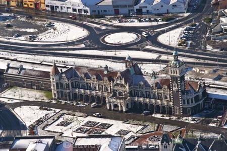 aerial;aerials;architecture;building;builidings;cold;Dunedin;freeze;freezing;historic;historical;history;New-Zealand;railway-station;road;roads;roundabout;season;seasonal;seasons;snow;snowing;snowy;South-Island;ward-street;white;winter