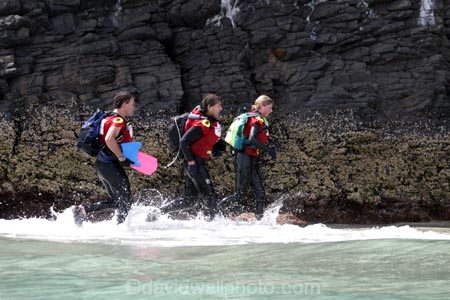 Southern-Traverse;Southern-Traverse-2003;Southern-Traverse-Adventure-Race;Dunedin;Otago;New-Zealand;Team-Omnigraphics;Omnigraphics;Sponsor;Sponsored;athlete;athletes;endure;endurance;stamina;challenge;effort;marathon;long-distance;long_distance;team;teams;team-member;team-members;team_member;team_members;compete;competing;competition;competitor;competitors;race;racing;coasteering;coast;coastal;ocean;sea;water;rock;rocky;rocks;shore;shoreline;shore-line;shore_line;splash;splashing;walk;walking;run;running