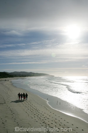 Southern-Traverse;Southern-Traverse-2003;Southern-Traverse-Adventure-Race;Dunedin;Otago;New-Zealand;Team-Omnigraphics;Omnigraphics;Sponsor;Sponsored;athlete;athletes;endure;endurance;stamina;challenge;effort;marathon;long-distance;long_distance;team;teams;team-member;team-members;team_member;team_members;compete;competing;competition;competitor;competitors;race;racing;coasteering;coast;coastal;ocean;sea;water;wave;waves;tidal;tide;tides;shore;shoreline;shore-line;shore_line;seashore;sea_shore;sea-shore;foreshore;beach;beaches;sand;sandy;walk;walking;footprint;footprints;sun;sunlight;sun-light;reflection;reflect;reflecting