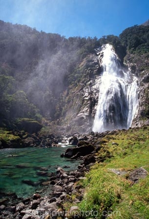 Bowen-Falls;brook;brooks;cascade;cascades;coast;coastal;coastline;creek;creeks;falls;fiord;Fiordland;Fiordland-National-Park;fiords;fjord;fjords;flow;Milford-Sound;natural;nature;New-Zealand;people;person;scene;scenic;sounds;South-Island;south-west;stream;streams;te-wahipounamu-south_west-new;water;water-fall;water-falls;waterfall;waterfalls;wet