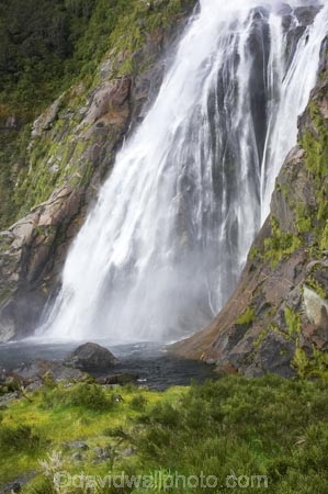 bowen;Bowen-Falls;cascade;cascades;coast;coastal;coastline;creek;creeks;falls;fiord;fiordland;Fiordland-N.P;Fiordland-National-Park;Fiordland-NP;Fiords;Fjord;Fjords;island;kb1a5352;milford;milford-sound;N.Z.;national;national-park;National-parks;natural;nature;new;new-zealand;NZ;park;people;person;S.I.;scene;scenic;SI;sound;sounds;south;South-Is.;South-Island;south-west;south-west-new-zealand-world-her;Southland;stream;streams;te-wahipounamu;te-wahipounamu-south_west-new;water;water-fall;water-falls;waterfall;waterfalls;wet;World-Heritage-Area;World-Heritage-Site;zealand